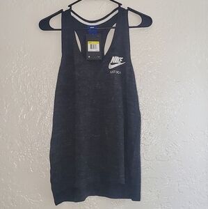 Nike NWT Tank Top Size Small